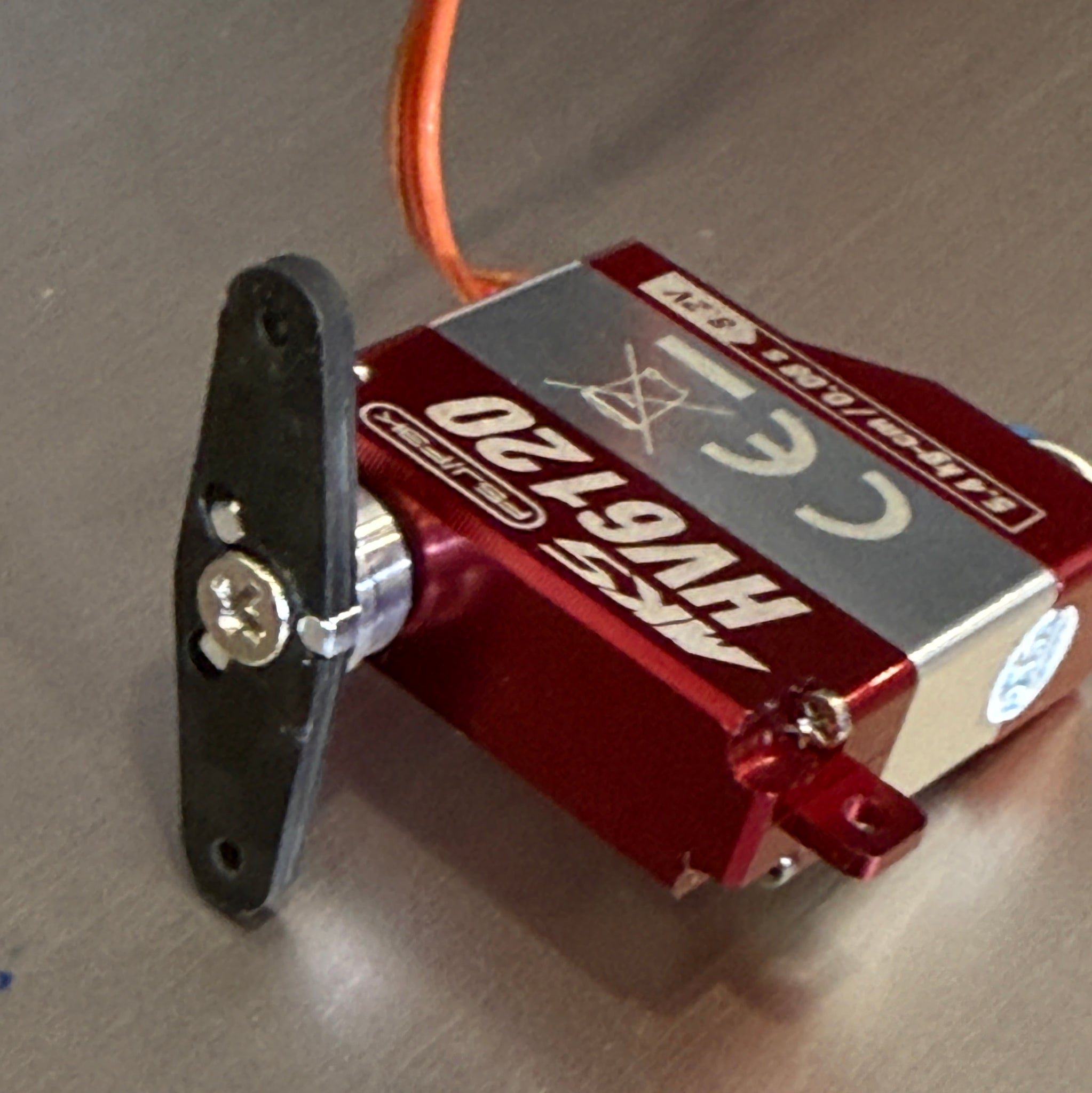 CFK SERVO HORN  FOR MKS HV6120 #TLS6120-E